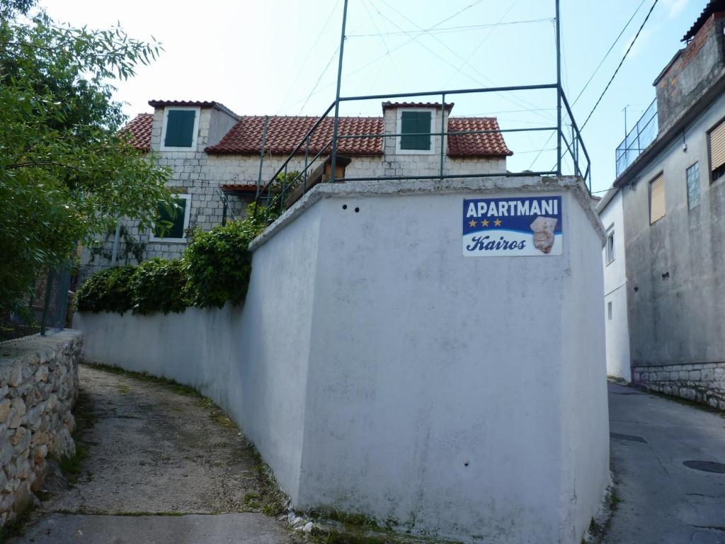 Apartments Kairos Traù Esterno foto