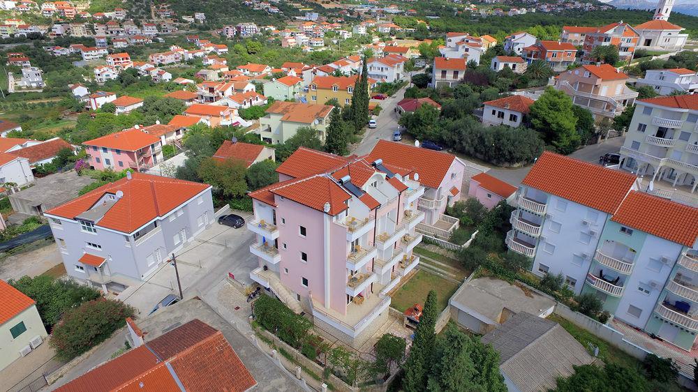 Apartments Kairos Traù Esterno foto